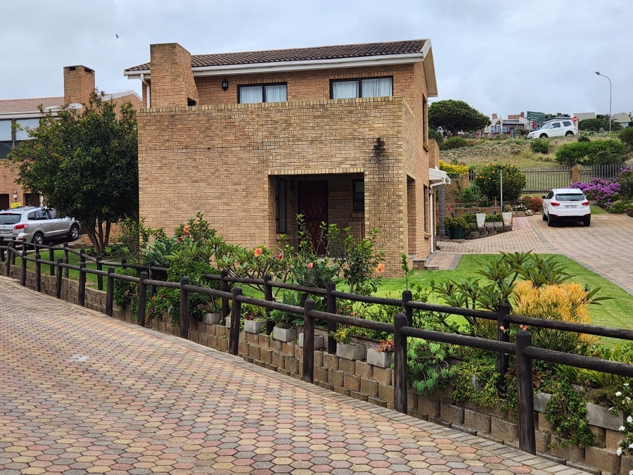 3 Bedroom Property for Sale in Hartenbos Heuwels Western Cape